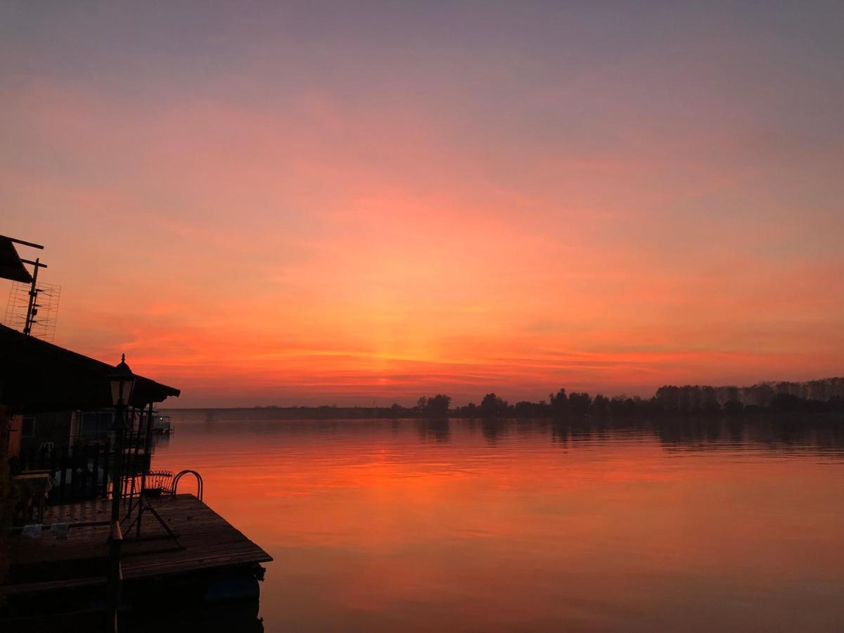 Sagando - Floating House On Sava River Belgrade Exterior photo